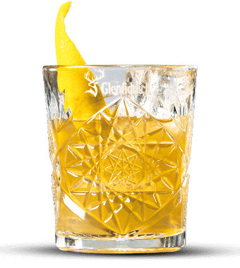 Szklaneczka koktailu blackcurrant greenery